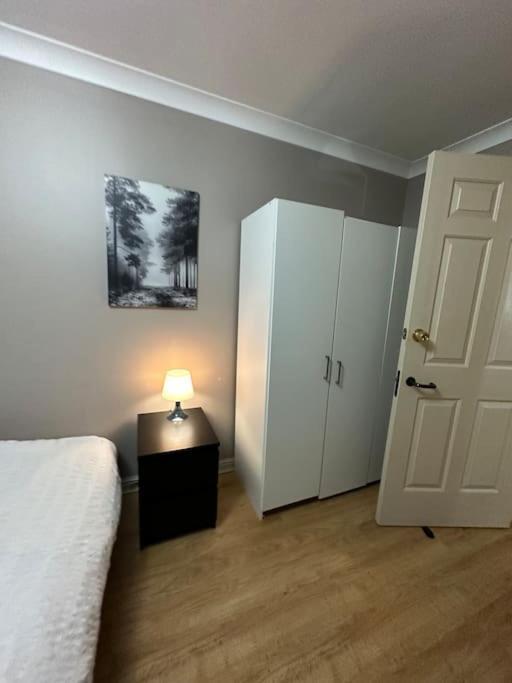 A 2 Standard Bedrooms Flat ロンドン エクステリア 写真
