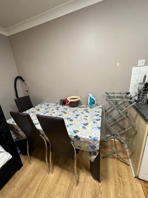 A 2 Standard Bedrooms Flat ロンドン エクステリア 写真