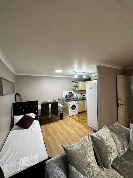 A 2 Standard Bedrooms Flat ロンドン エクステリア 写真