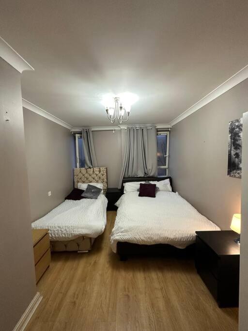 A 2 Standard Bedrooms Flat ロンドン エクステリア 写真